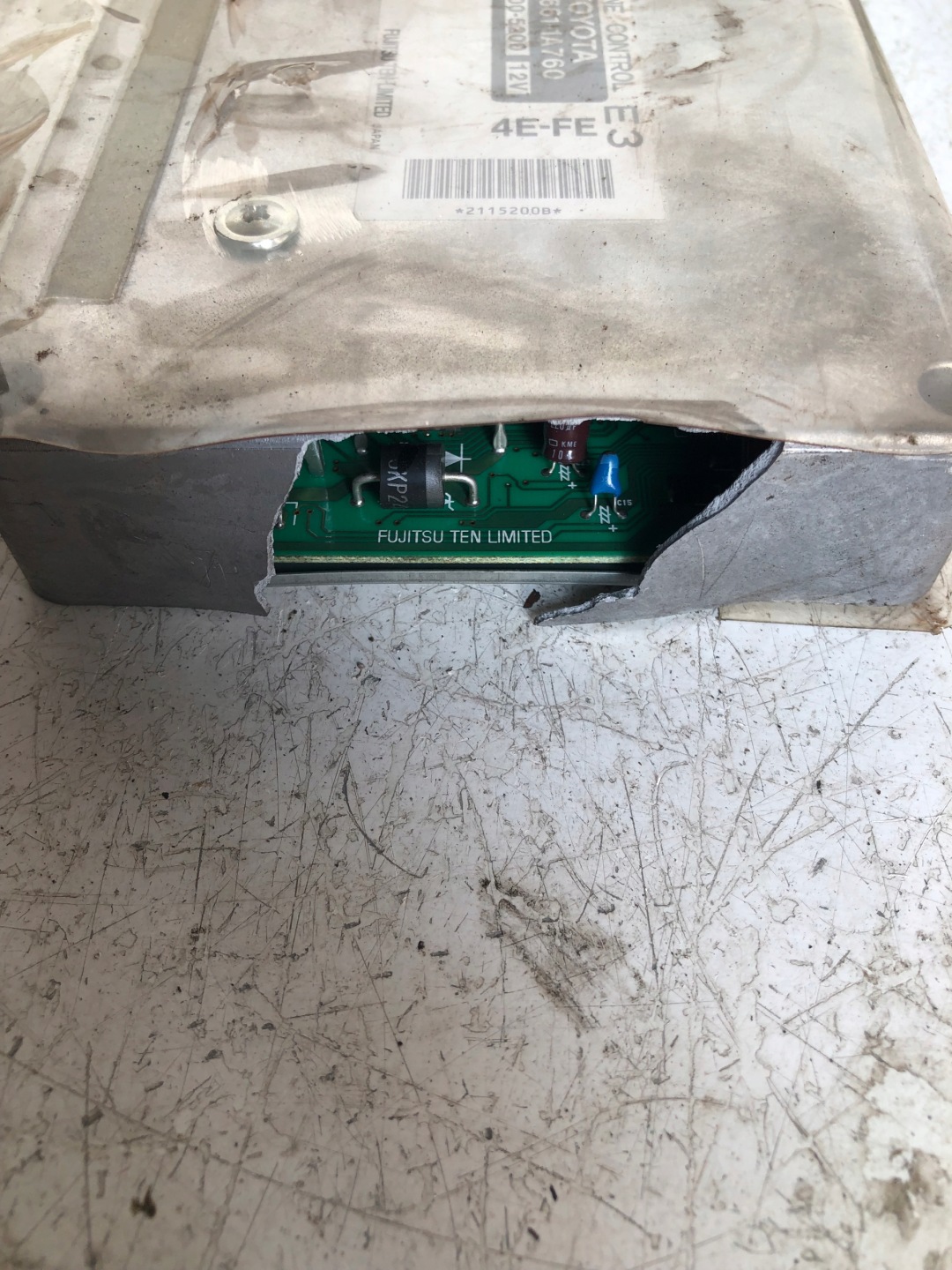 control unit of the engine TOYOTA COROLLA E11 89661-1A760
