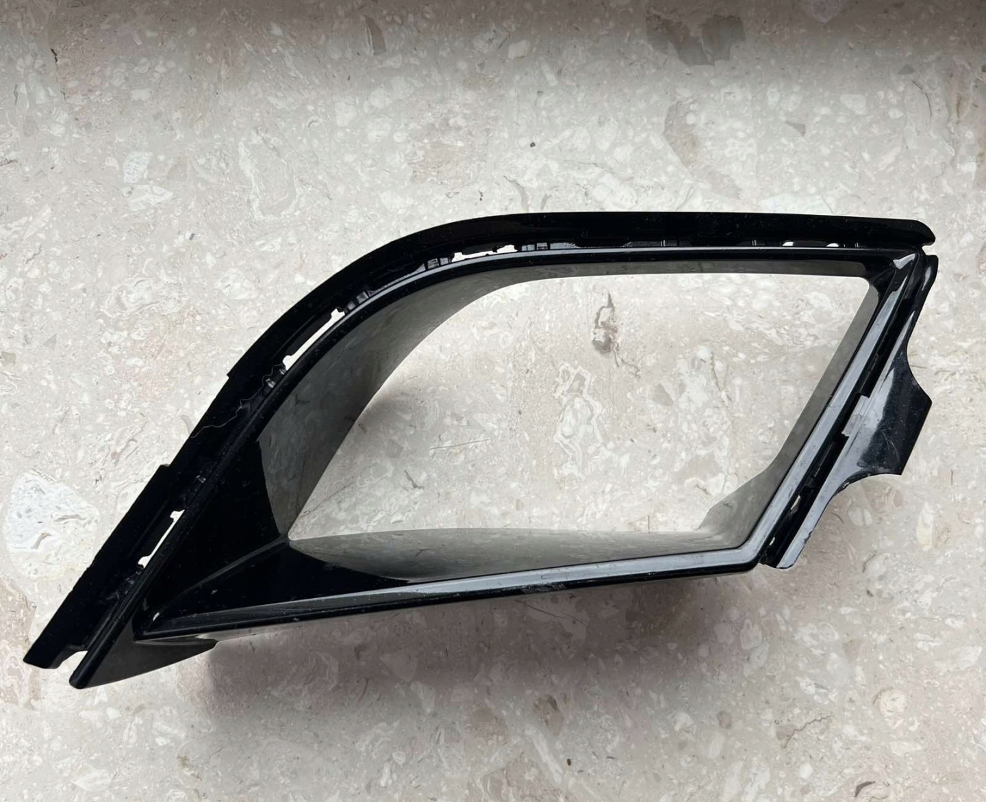 BMW G70 i7 kryt pravá nárazníku předního 5A09A55