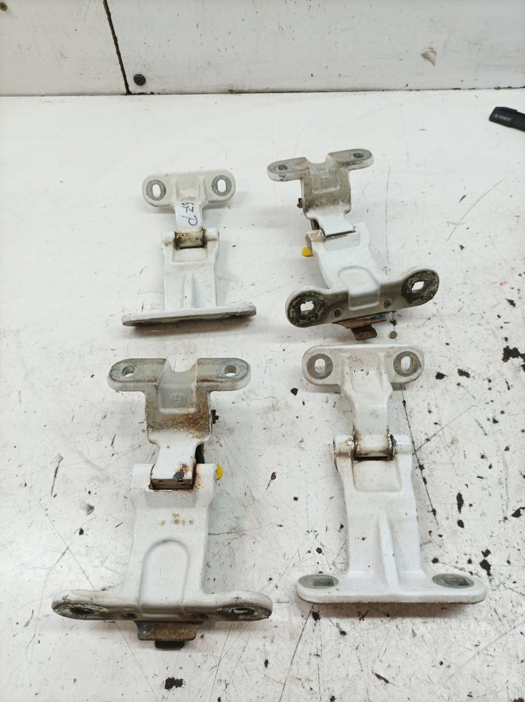 hinge door left right KOMPLET ET76A42902AF Ford Transit Courier and