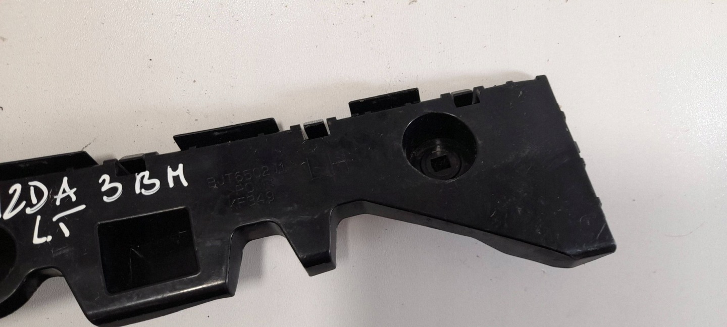 Mazda 3 BM bumper bracket rear left BJT6502J1 (SL39)