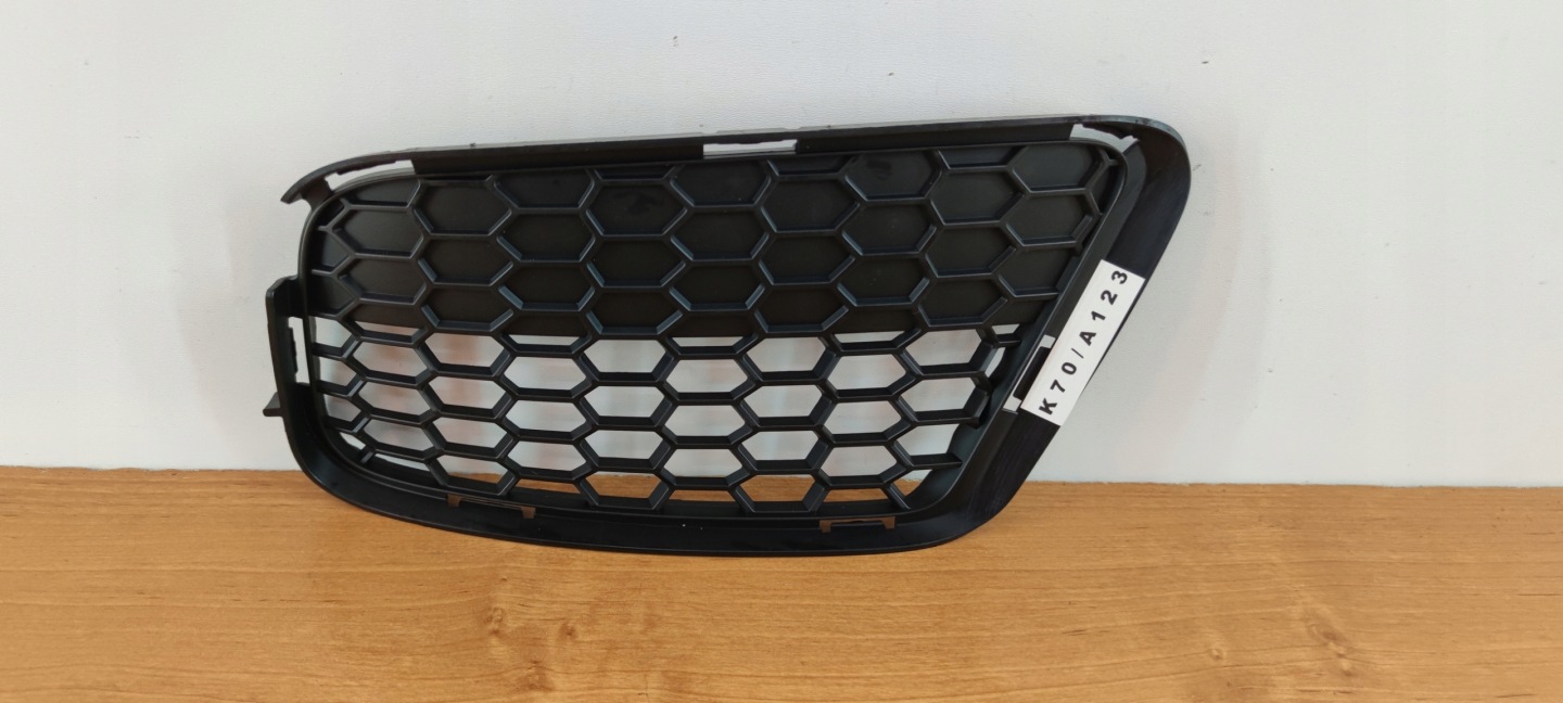 BMW X1 E84 m-packet right grid of a bumper spoiler