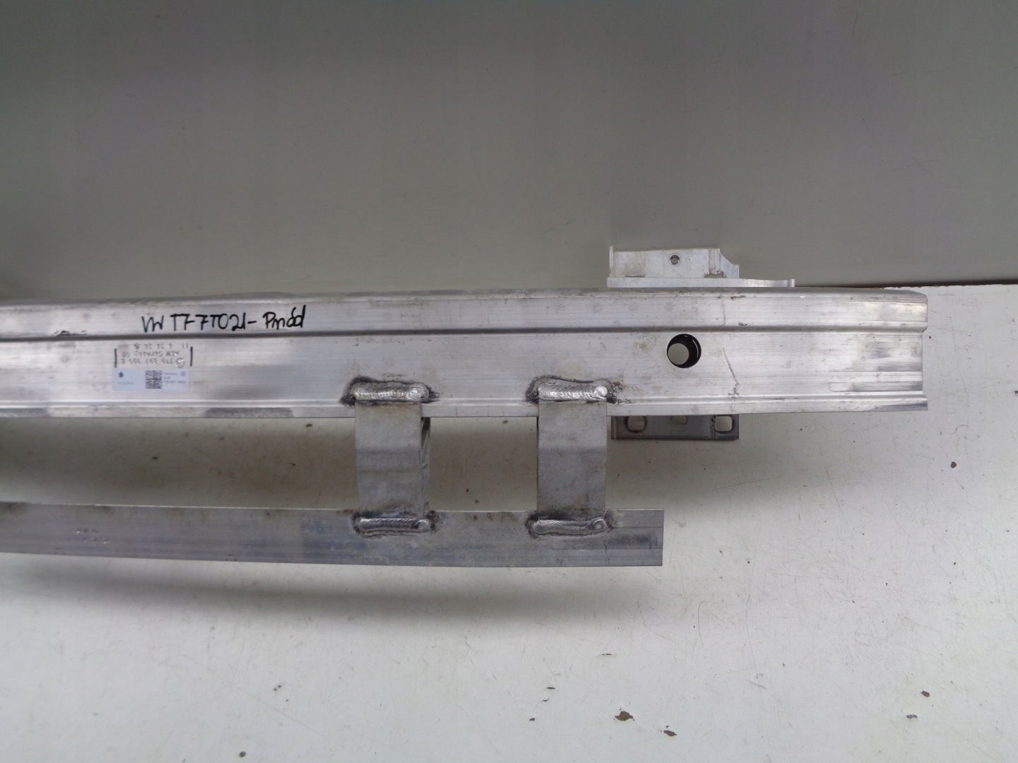 pillar bumper support front VW T7 7T 7T0 21