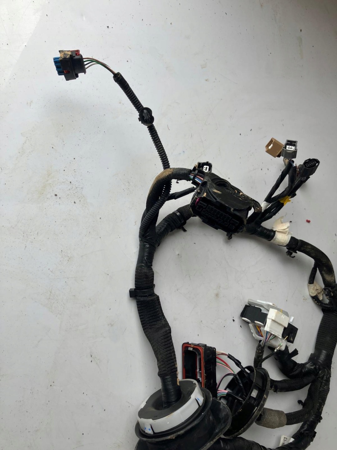 bundle wiring PODLUZNICY left MEGANE V E-TECH