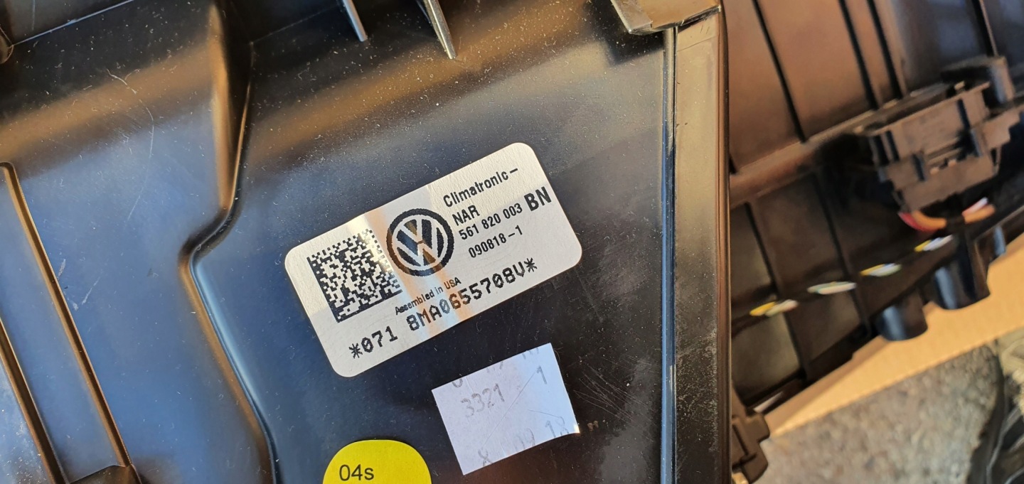 ohrievač VW PASSAT B8 USA 561820003BN nová KPL