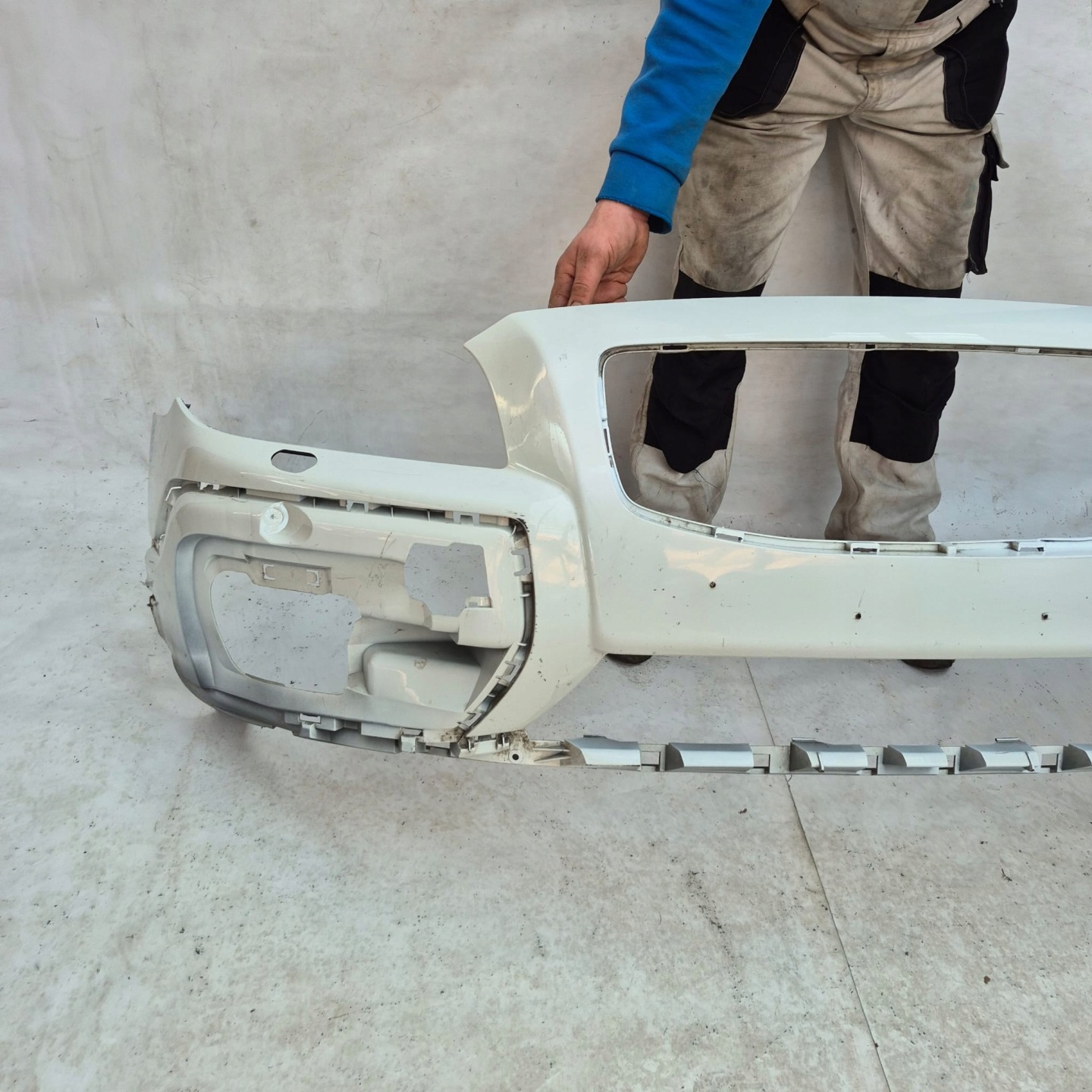 VOLVO XC70 II 2 07- bumper front front SPR 30678678