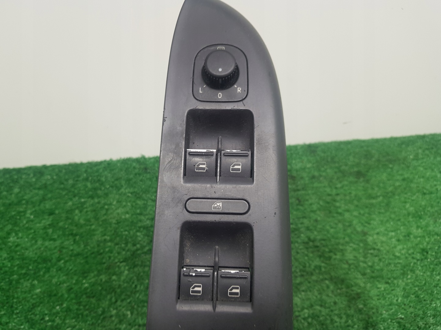 control panel of the window driver´s VOLKSWAGEN GOLF 5 plus 1K4959857 5M1867371B