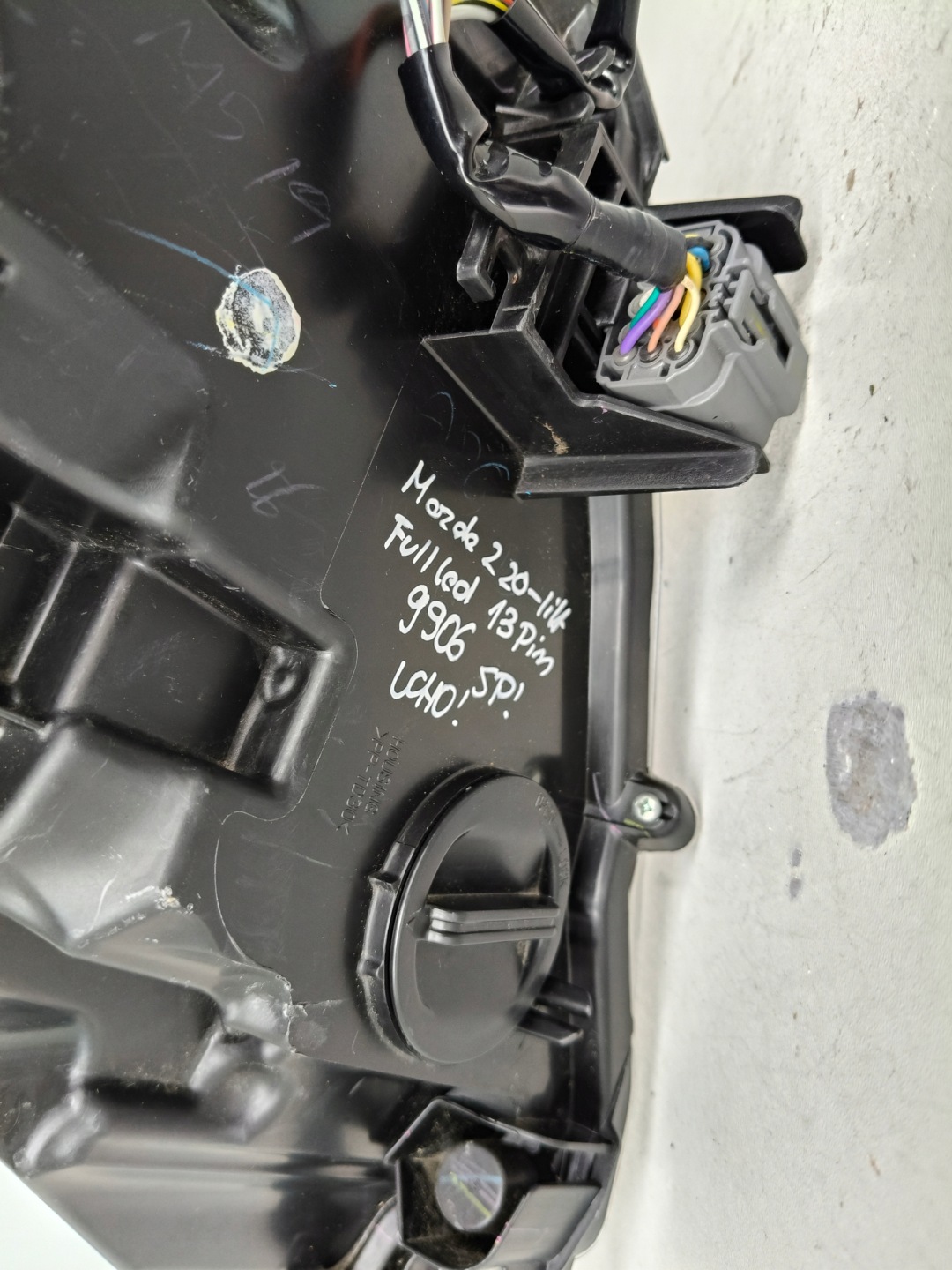 light right REFLEKTOR MAZDA 2 20- LIFT FULL LED 13 PIN