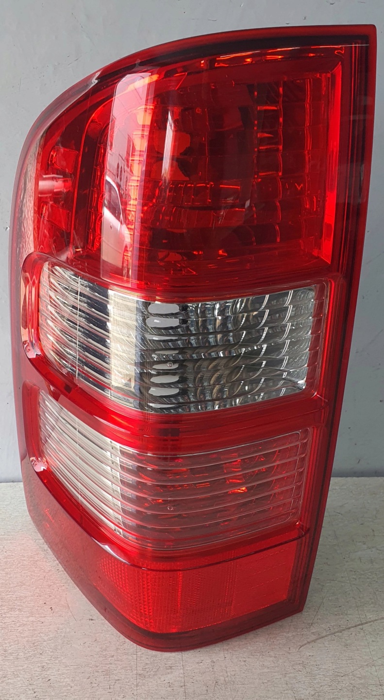 FORD RANGER 2006-2009 light rear left ur87-51160