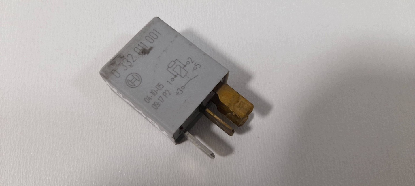 Toyota Corolla e altro/e relè 9008087019 (P415)