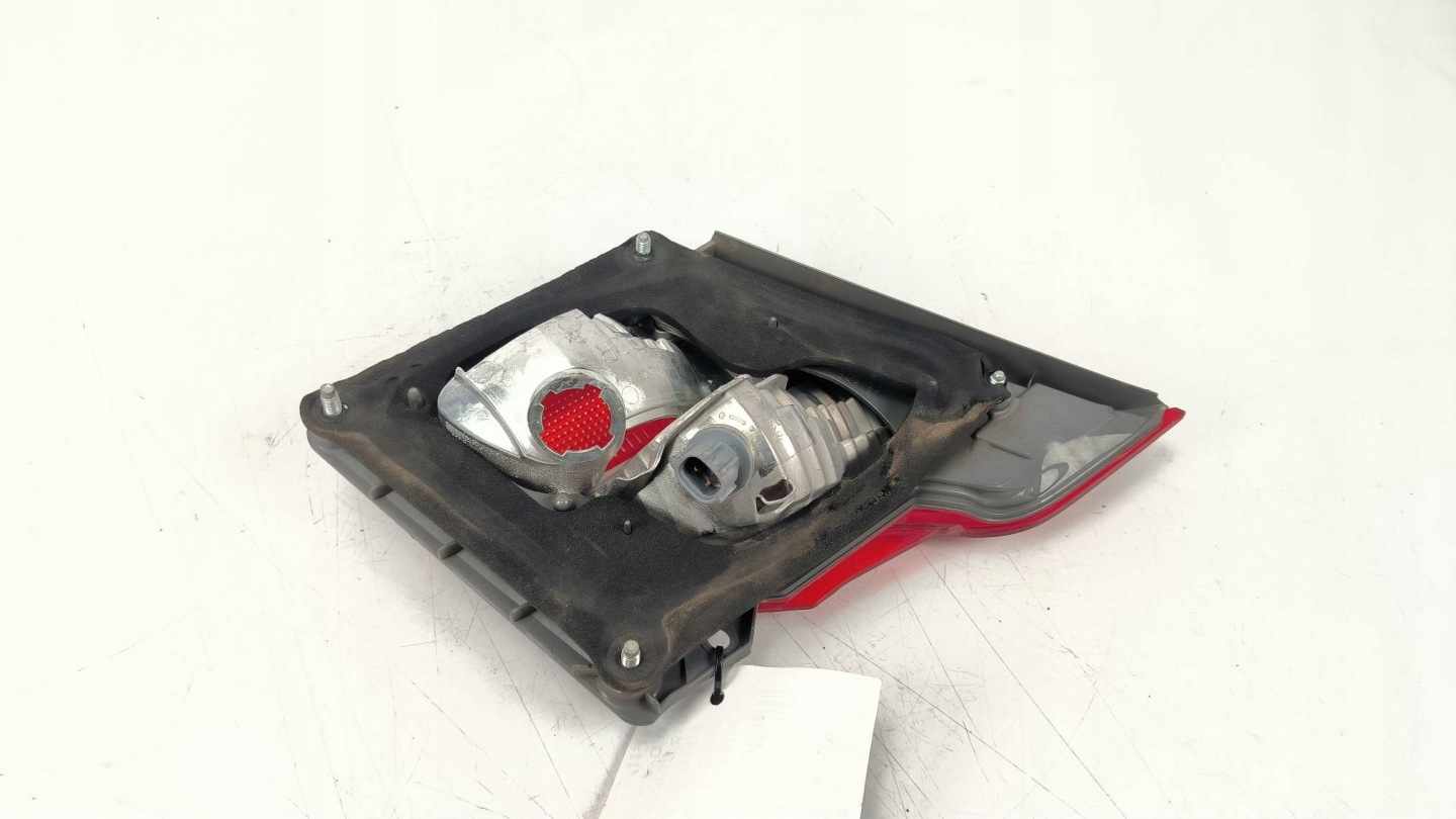 light right rear part INFINITI M30D