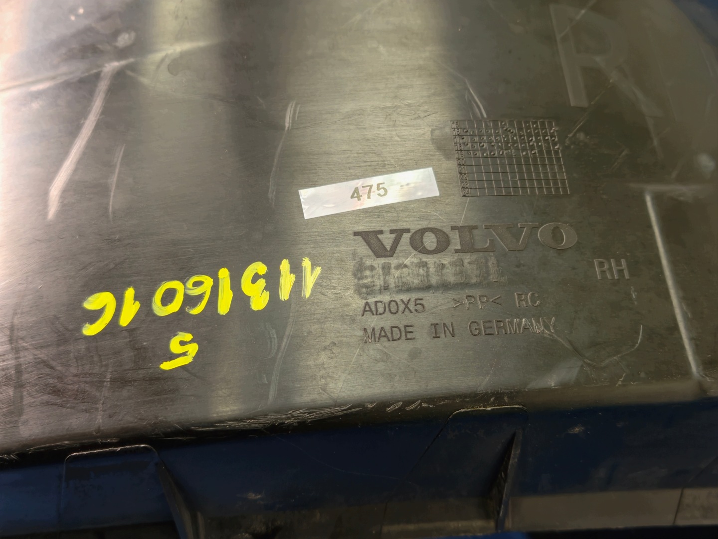 VOLVO S90 II V90 17- mudguard right front right front original 31694672