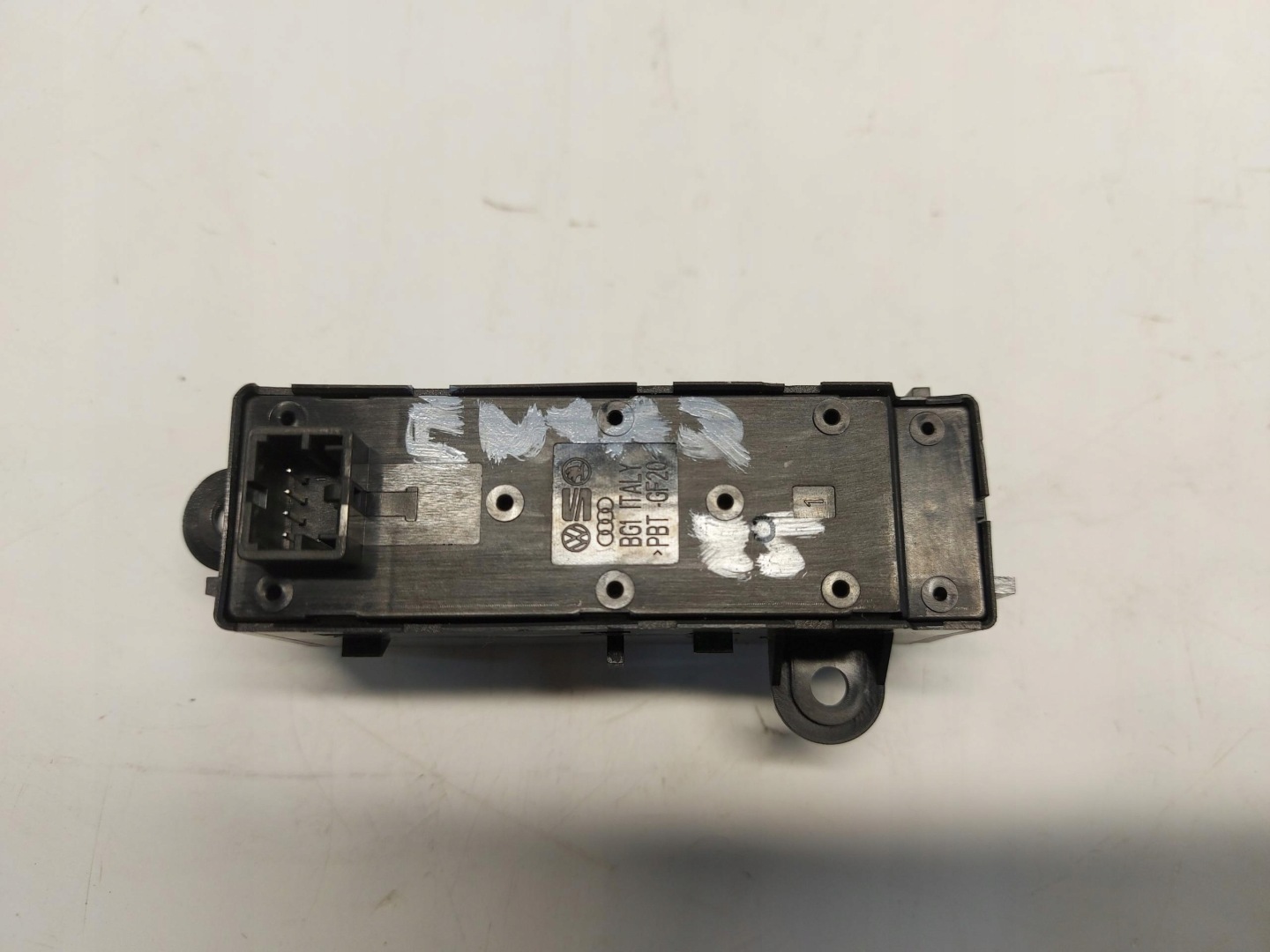 SKODA Enyaq 5LA iV85 light switch 5E8941501