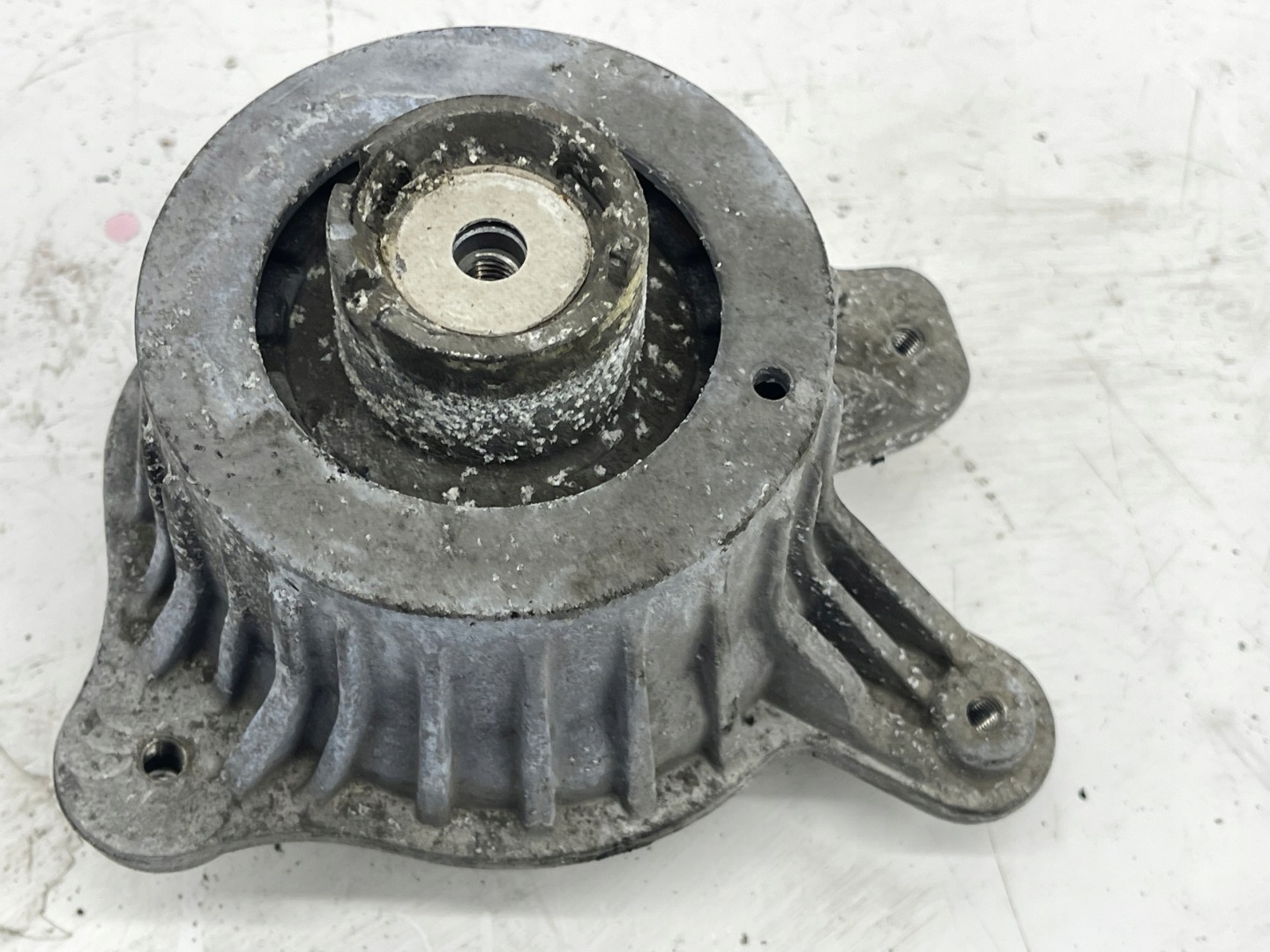MERCEDES-BENZ W213 engine mount right A2132403500