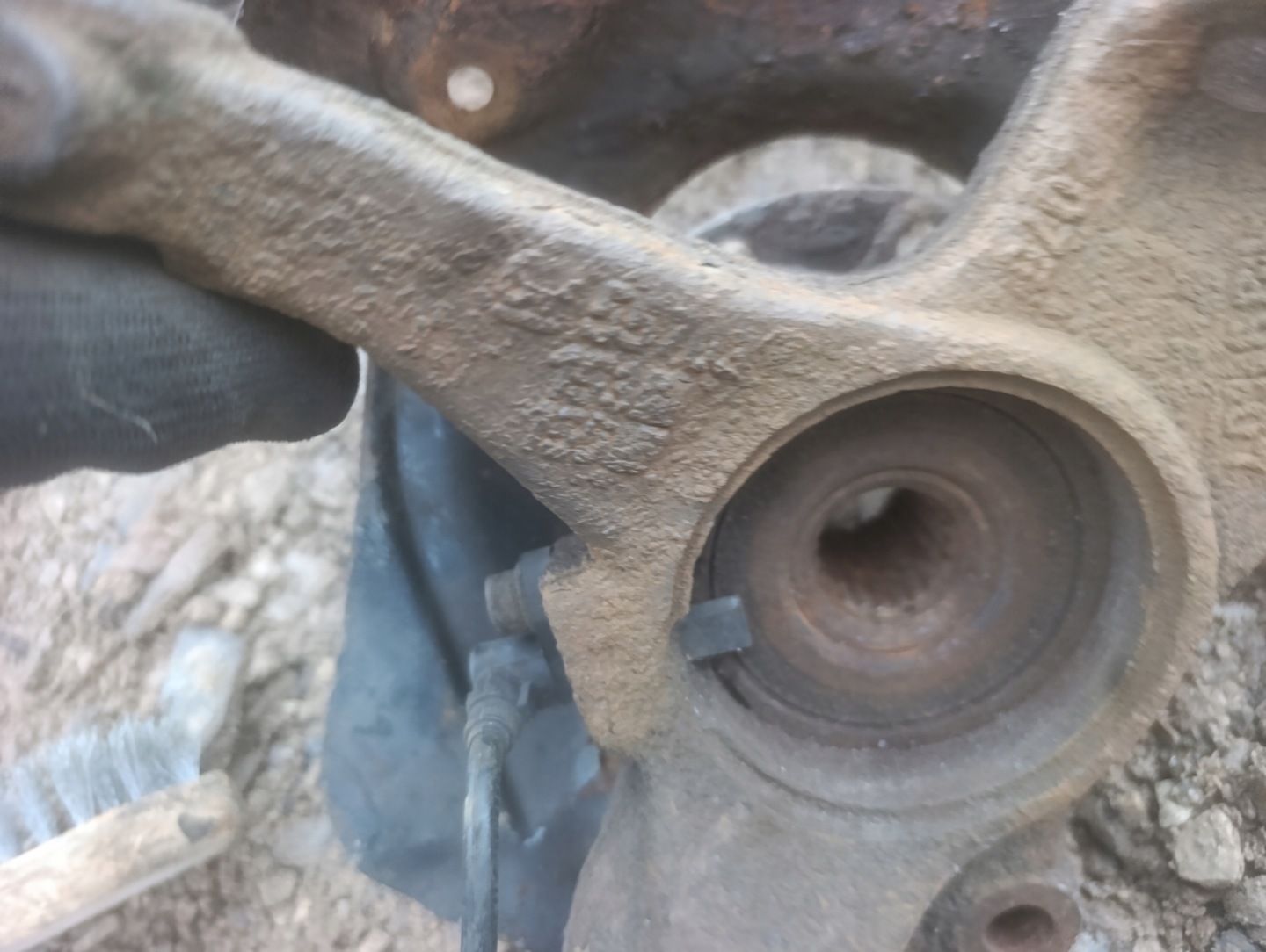 swing z of the pivot left front left front Opel Corsa D 55703153