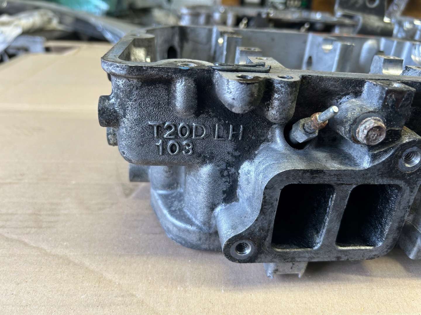 SUBARU LEGACY V 2,0 D TESTATA T20DLH104
