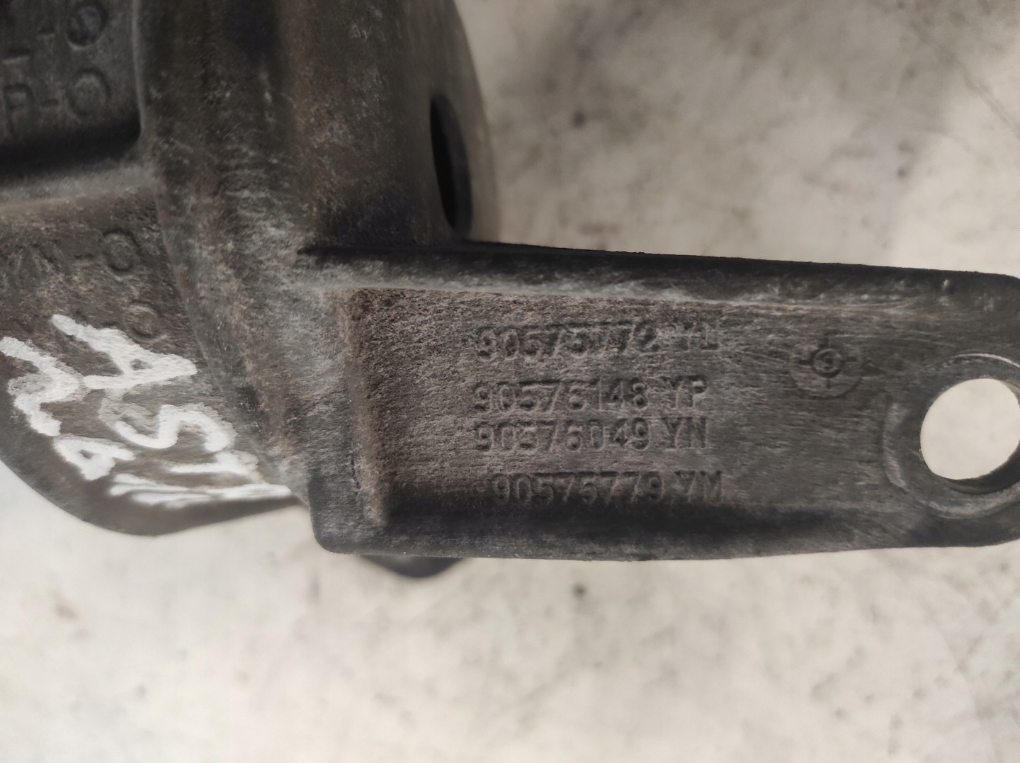 Opel Astra G II 1.6 engine mount