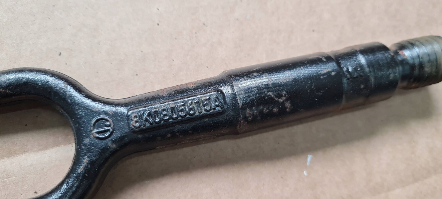Q3 83A UCHO HOLOWNICZE hook 8K0805615A Q5 80A VW AUDI