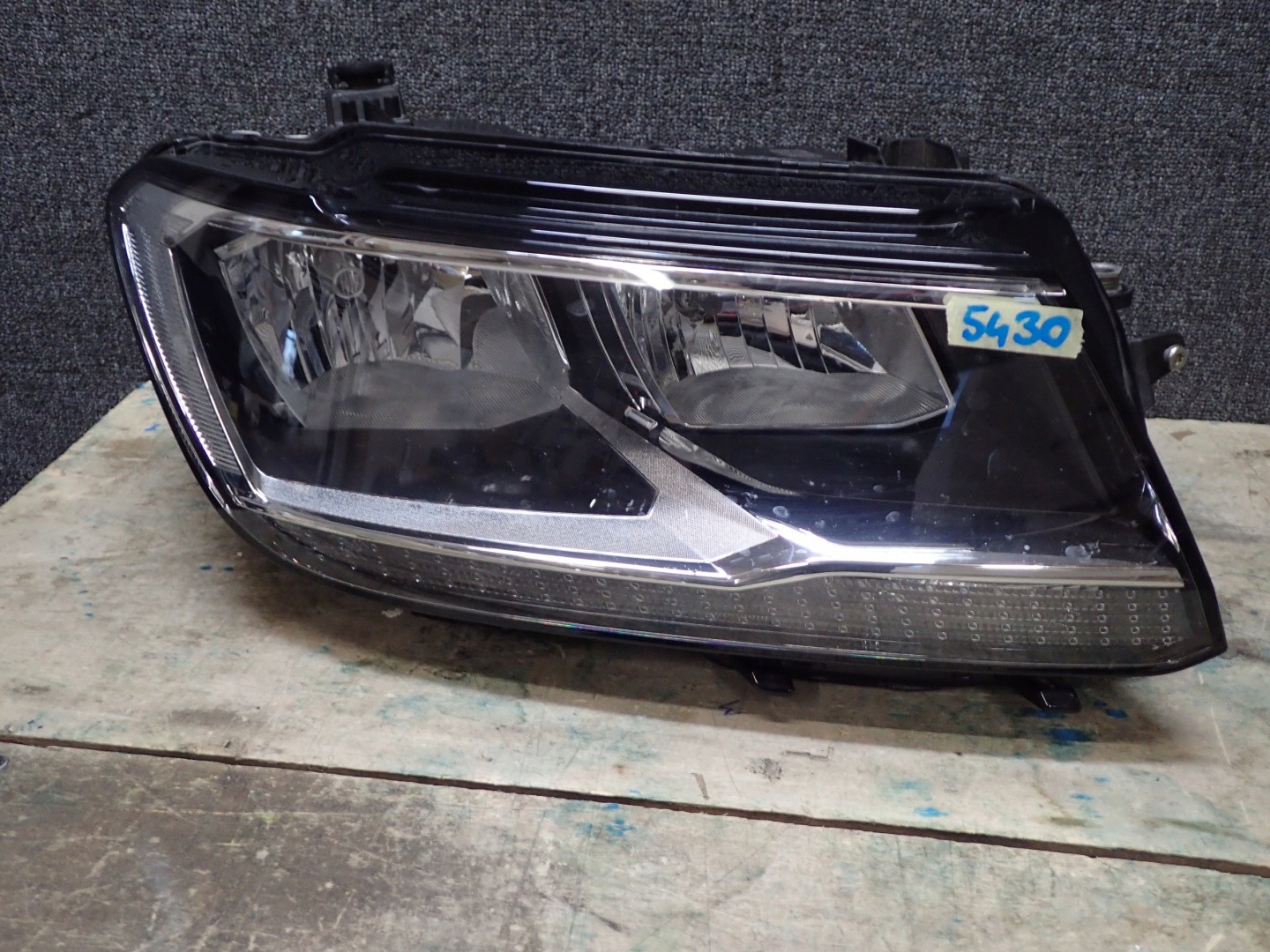 LIGHT FRONT RIGHT VW TIGUAN 15- 5NB941006B