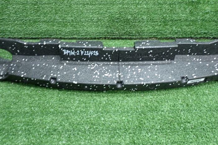 BMW F22 F23 2 absorber nárazníku předek