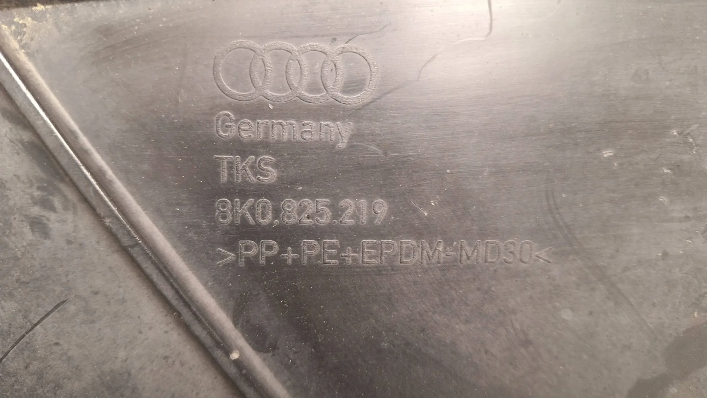 cover chassis left 8K0825219 AUDI A5 8T AUDI A4 B8