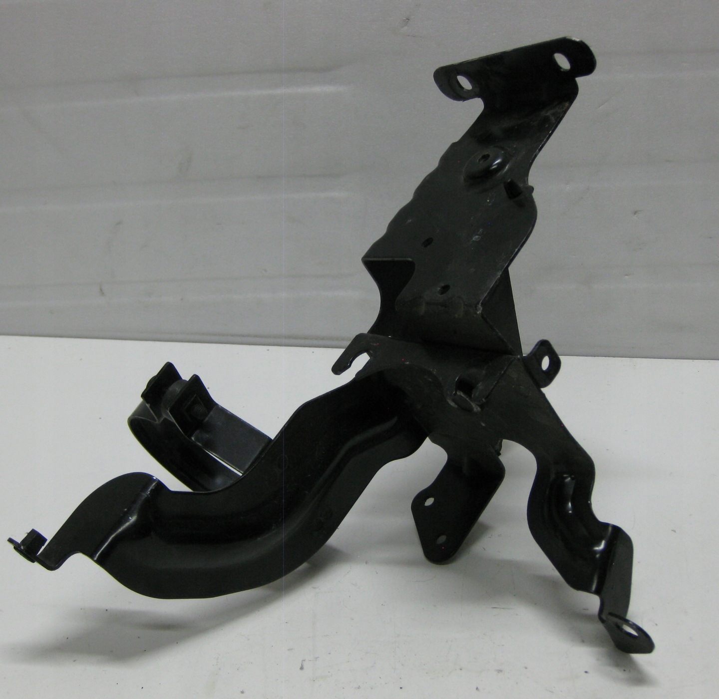 AUDI A6 C6 LIFT KOMBI Halter POMPY ABS Panzer 4F0614119M