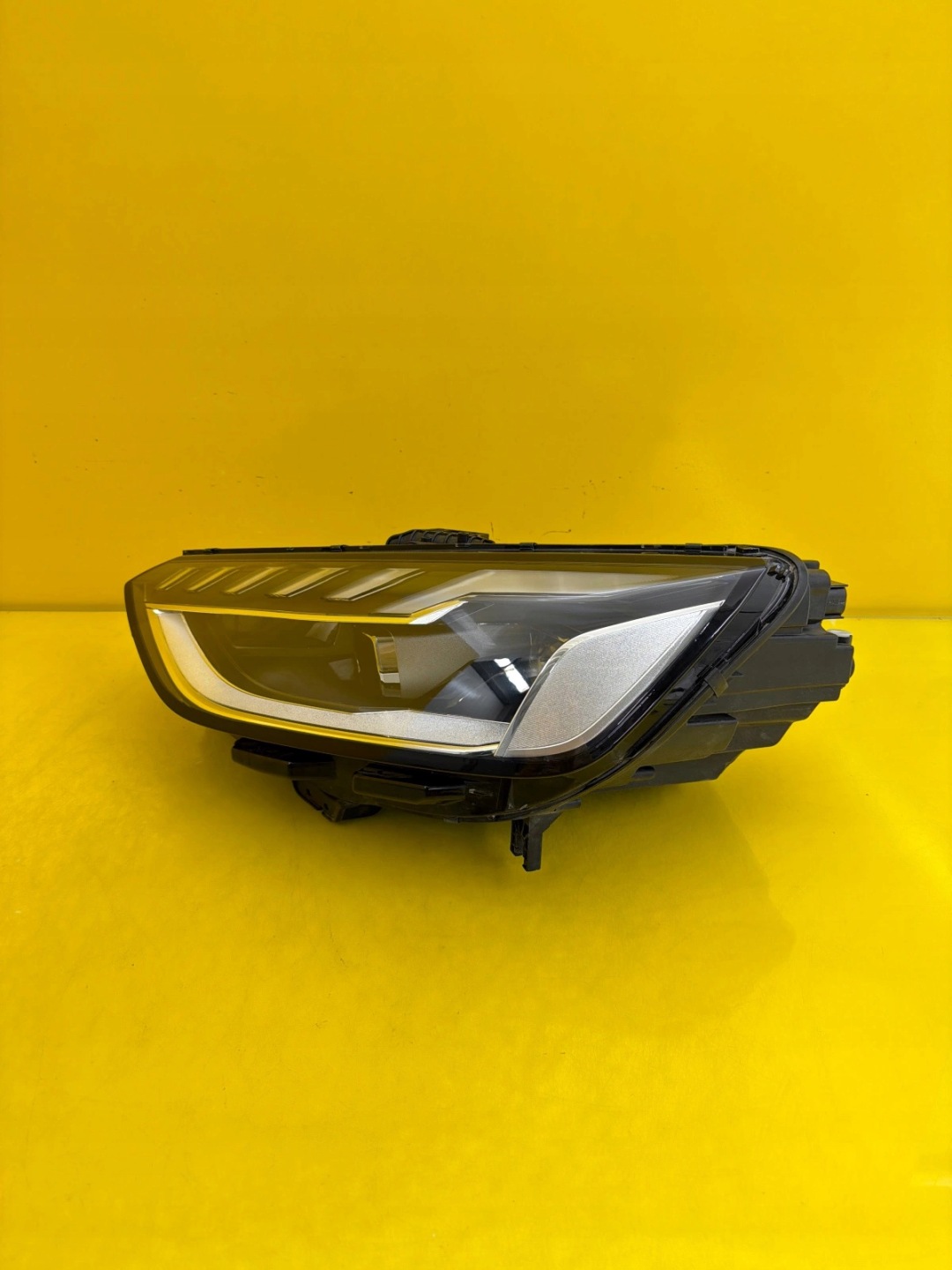 light left Audi A4 B9 8W0 FL Lift 2019- Full Led 8W0941033D