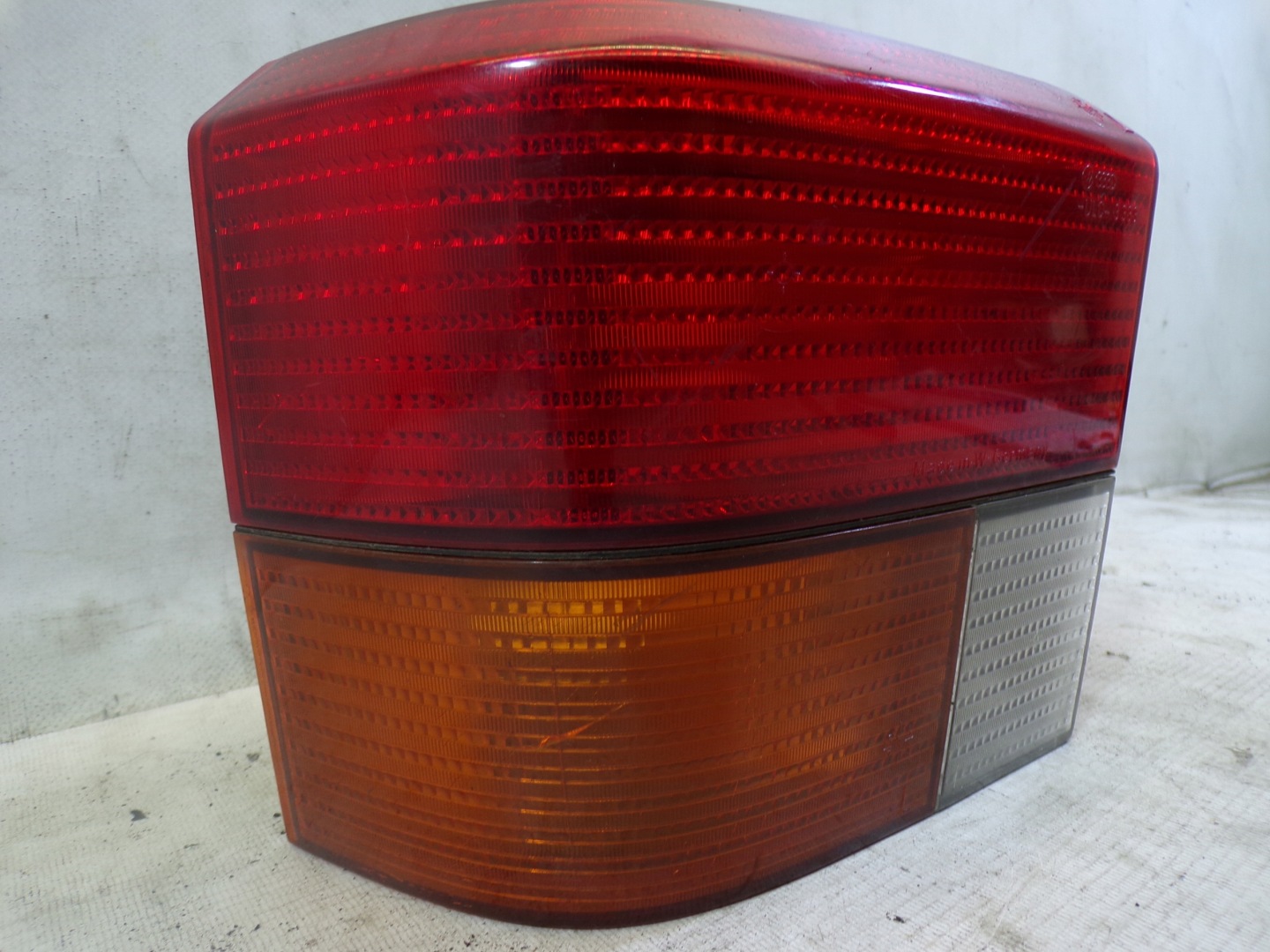 light rear rear part left VOLKSWAGEN TRANSPORTER T4 (2) (K)