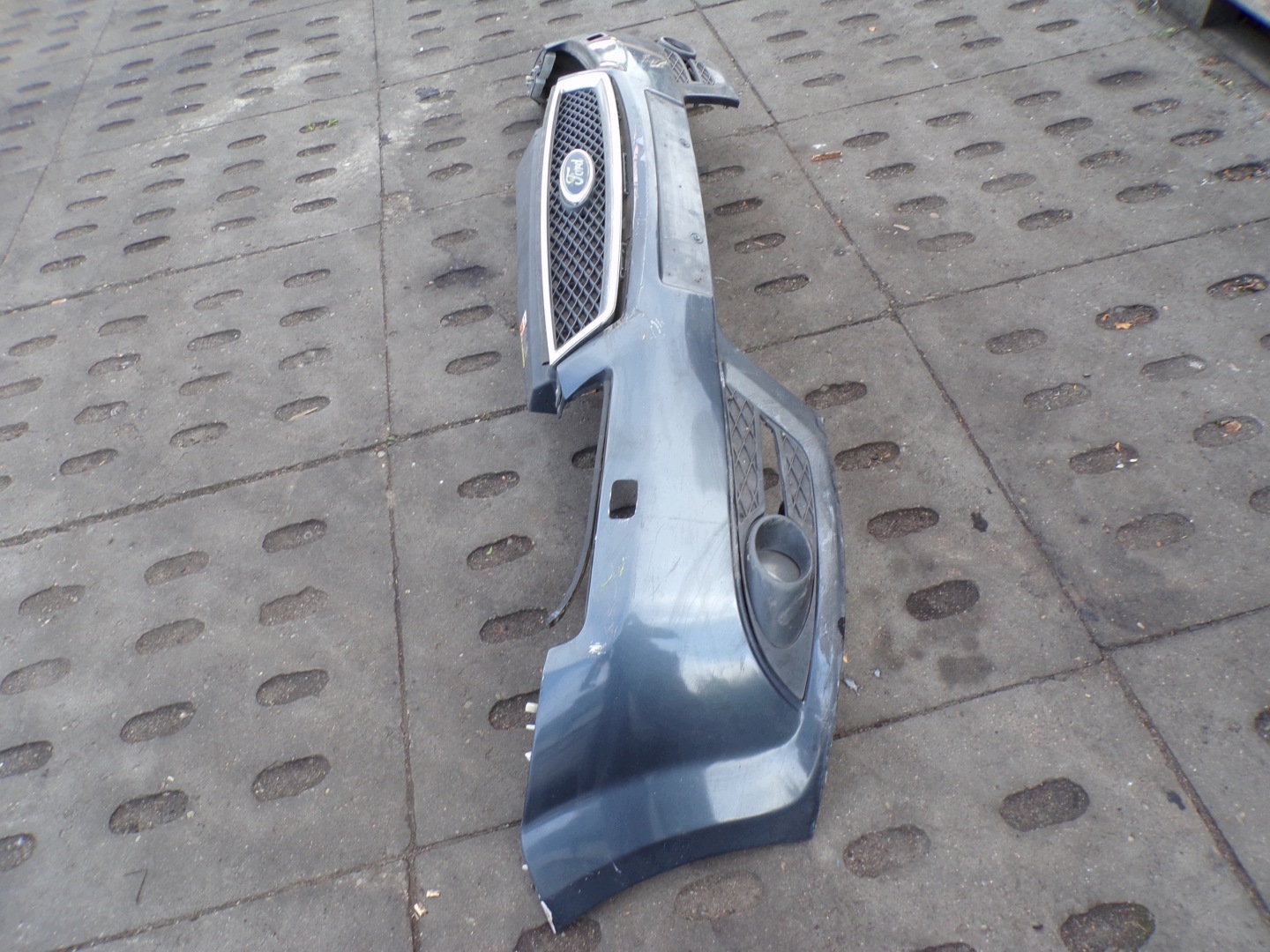 front bumper front FORD FOCUS 2 II CABRIO KABRIO washers (R1)