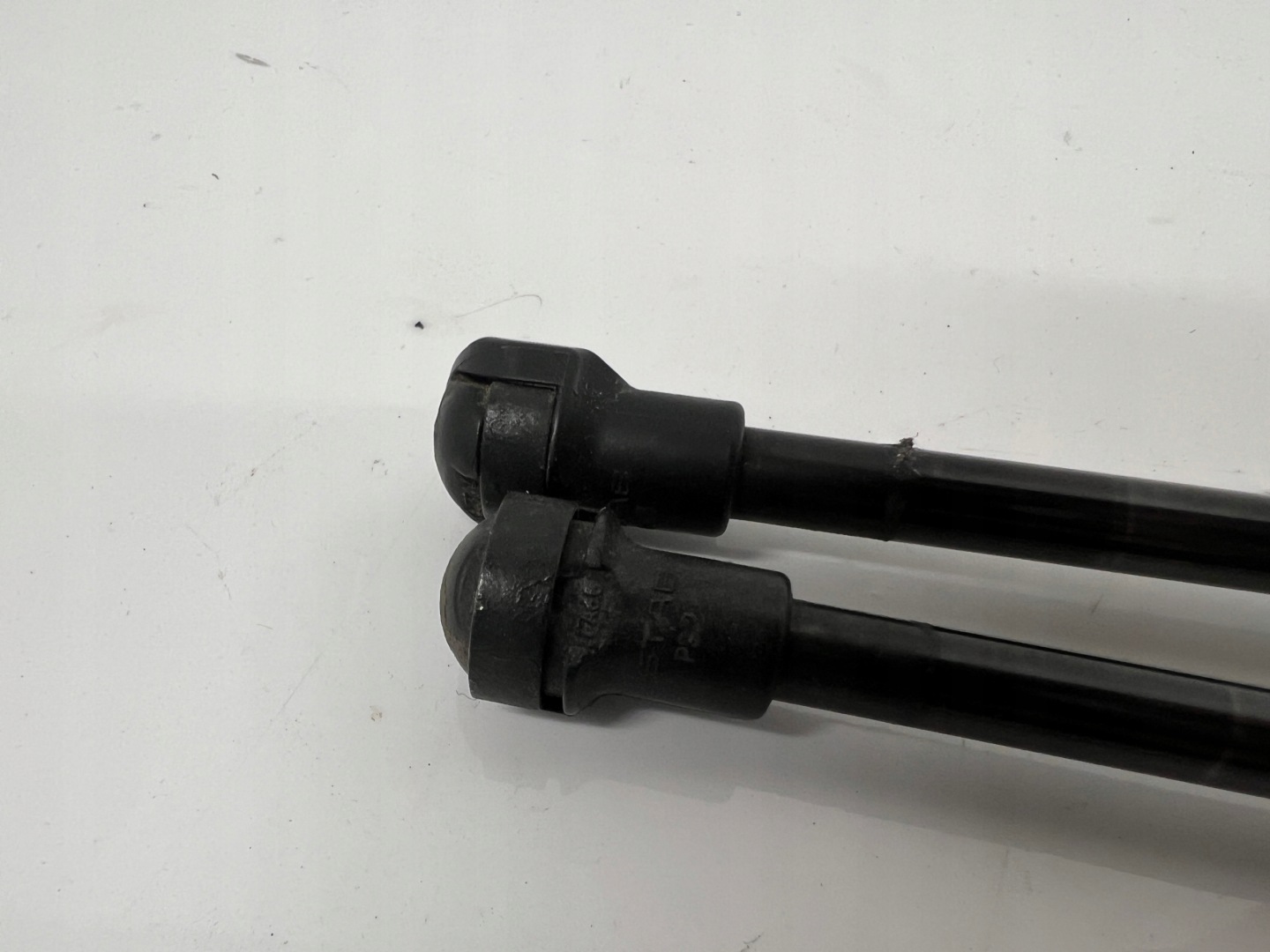 Renault Kadjar telescope damper bonnet 2szt 904514584R
