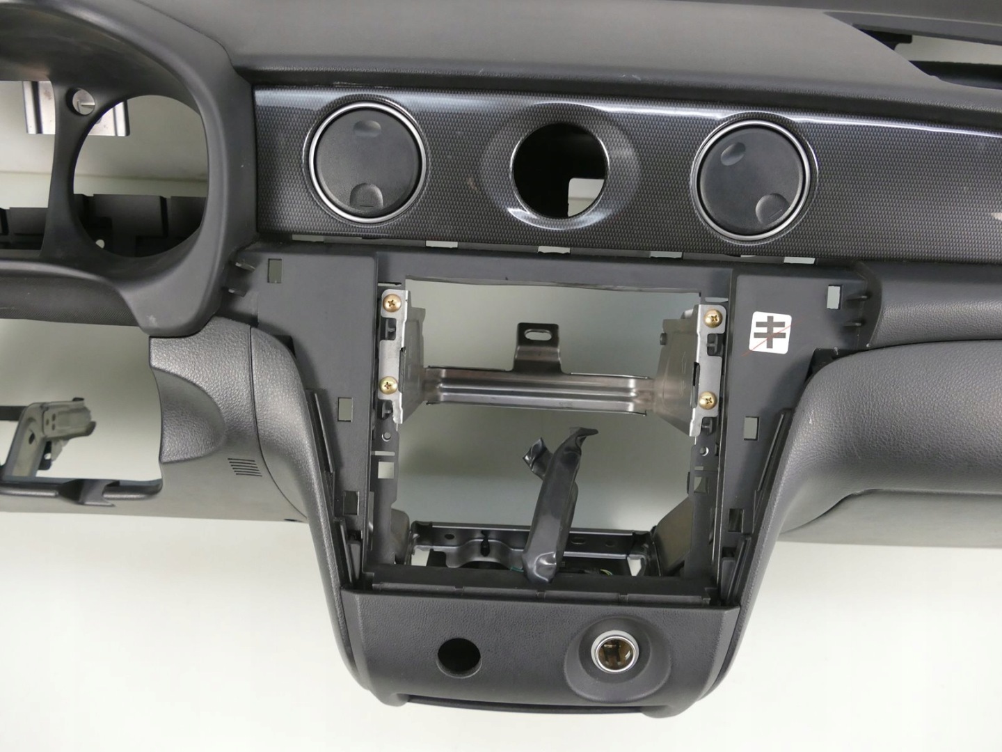 MITSUBISHI OUTLANDER and cockpit dashboard console EU
