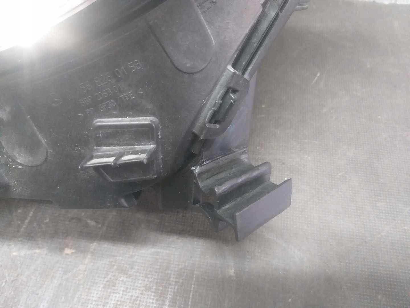 light front left MERCEDES GLA W156 A1569061100
