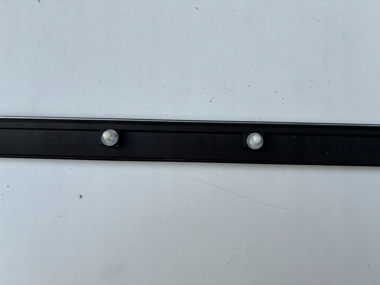 moulding door chrom right front Peugeot 407 04-11r. ==OEM==