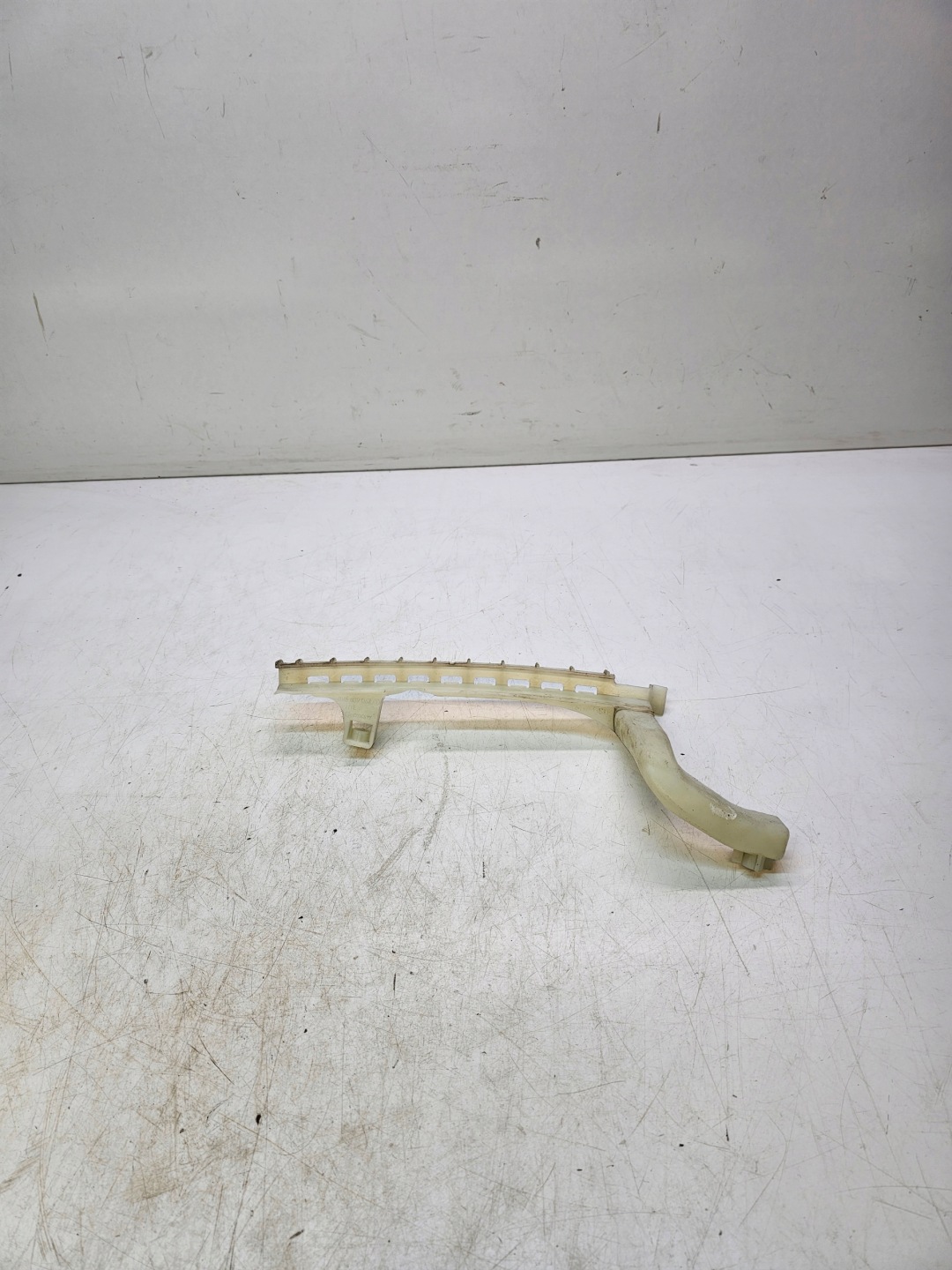 PROWADNICA windows left rear part AUDI A3 8V sedan 8V5839067