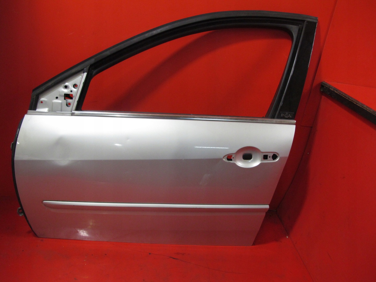 RENAULT LAGUNA III HB LIFT door left front TED69