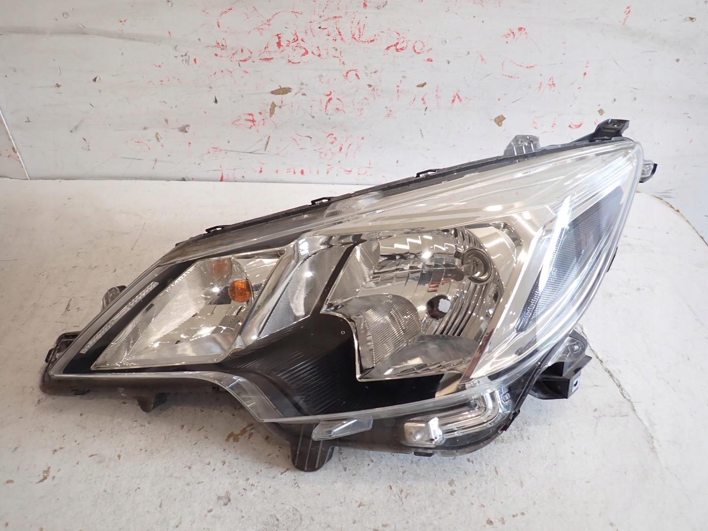 light front front left MITSUBISHI SPACE STAR III 2019
