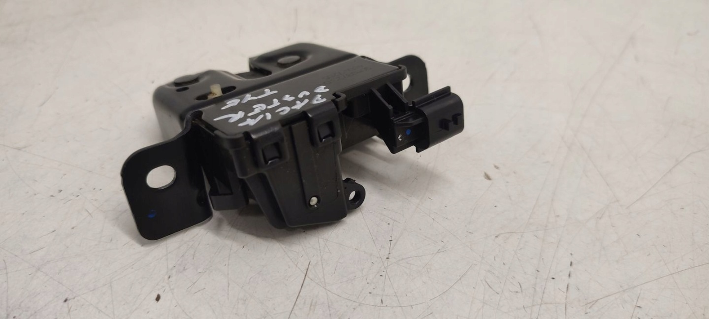 lock bonnet boot Dacia Duster 1,2 TCE