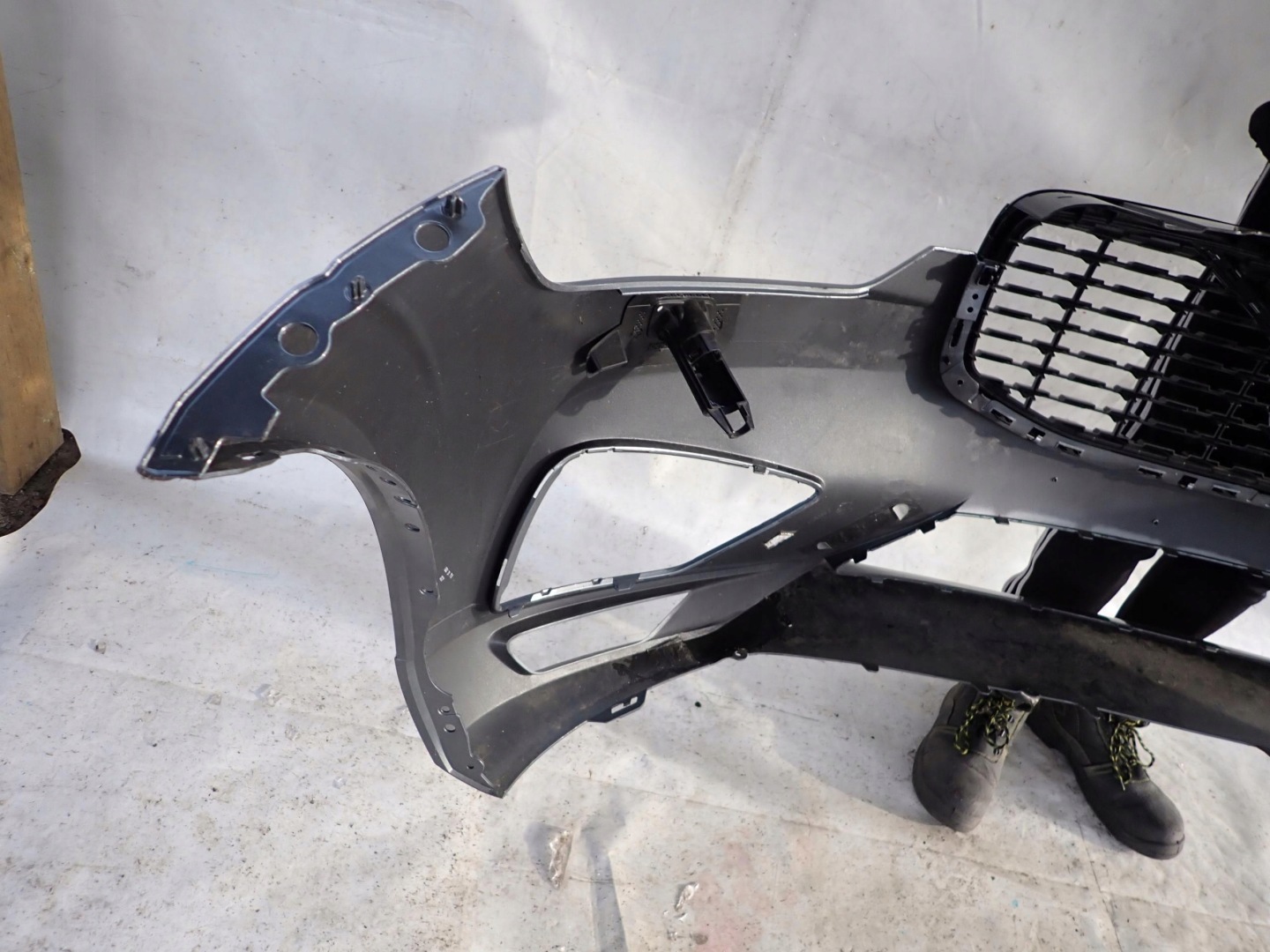 VOLVO XC60 II 2 R-design 17- bumper front SPR