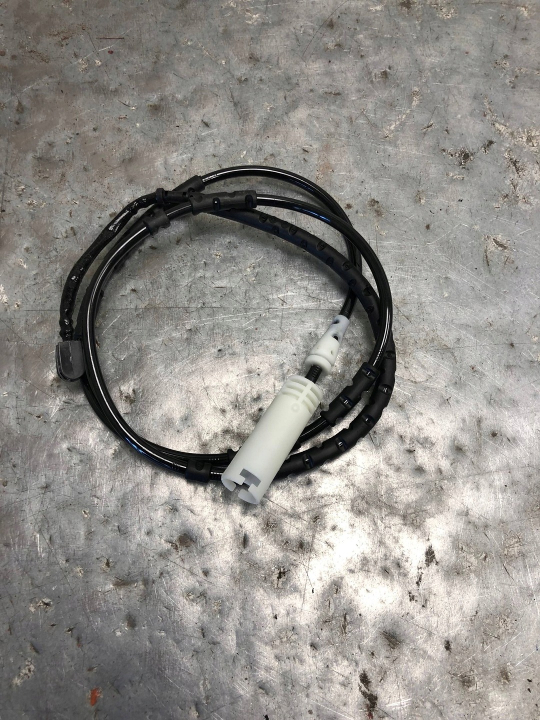 Sensor ZUZYCIA KLOCKOW HAMULCOWYCH BMW X1 E84 6792565