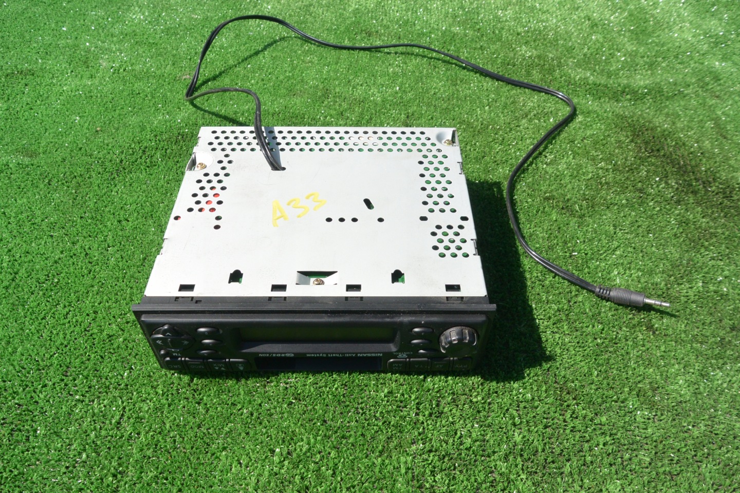 RADIO ORIGINALE AUX NISSAN MAXIMA A33 QX