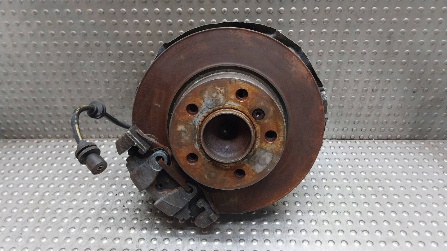 otoč čapu strmeň pravý predok 6764444 BMW E90 E91 E92 E93 E81 E82 E87