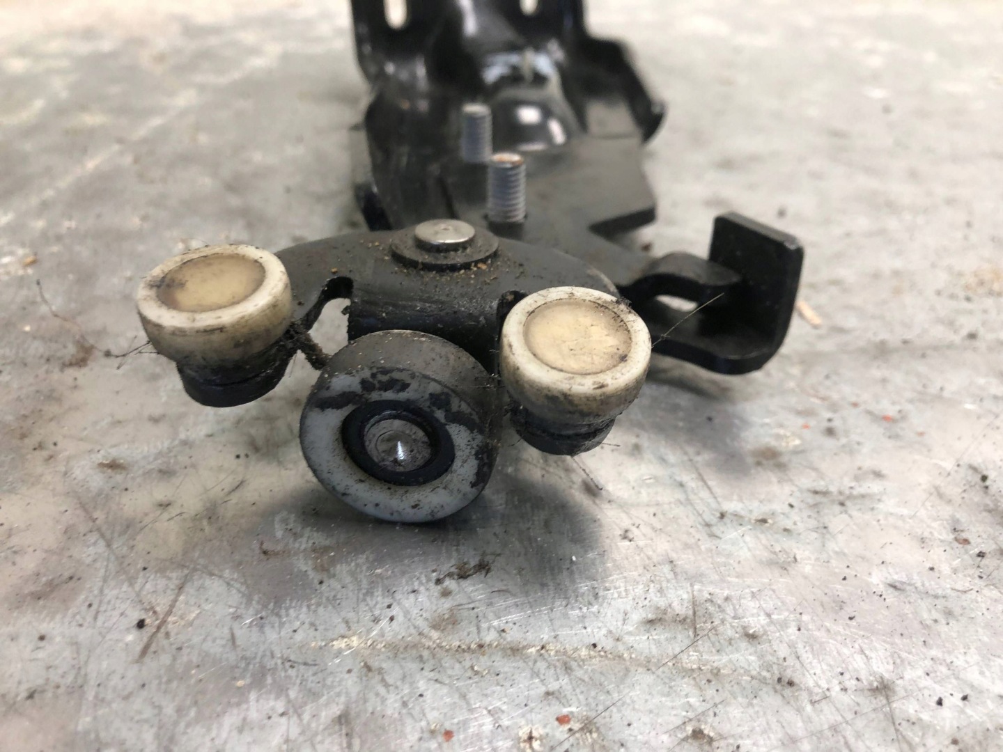 roll PROWADNICA door right rear part VW SHARAN 7N0843398D