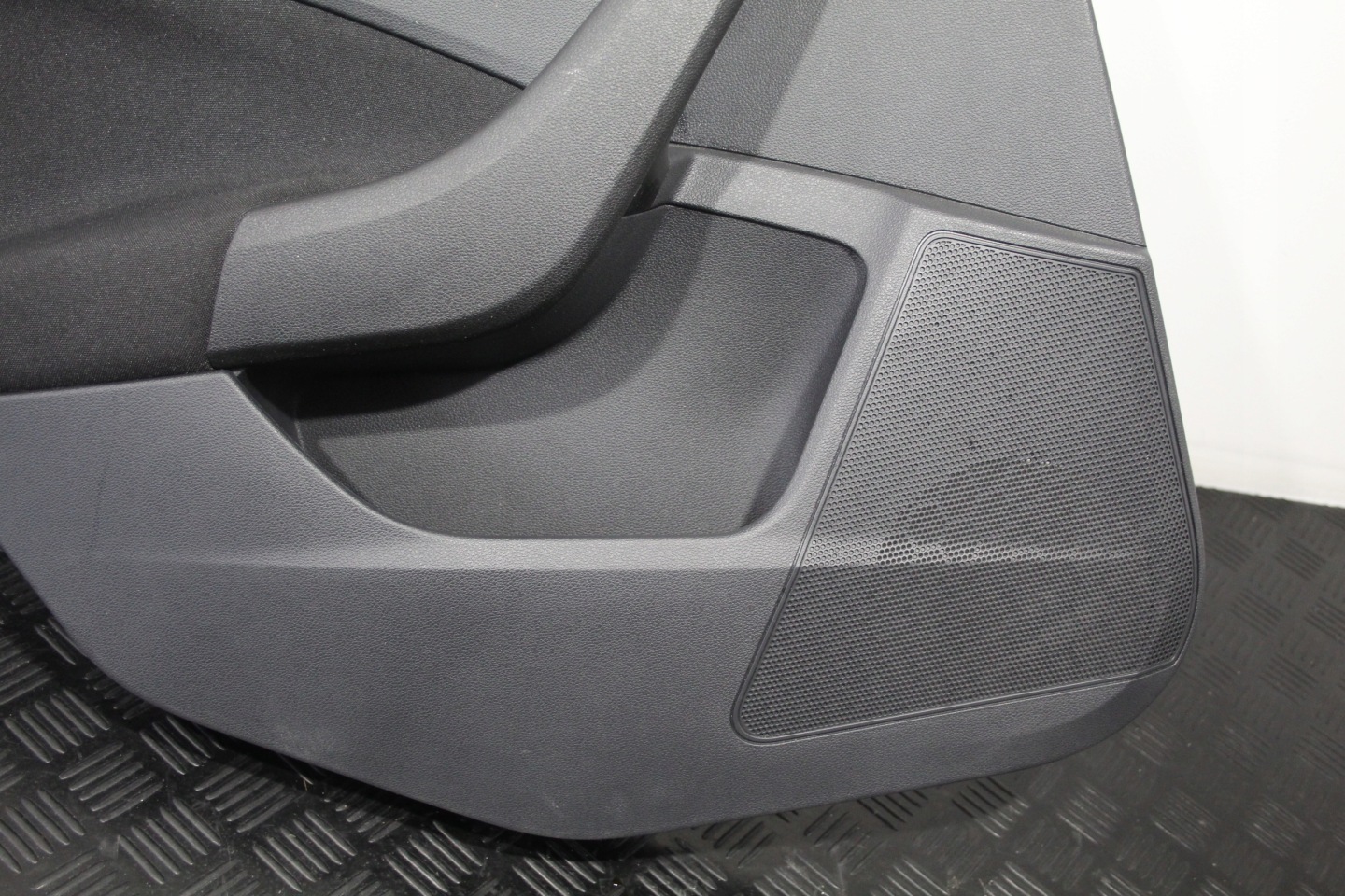 side upholstery door left rear part SKODA SCALA 657