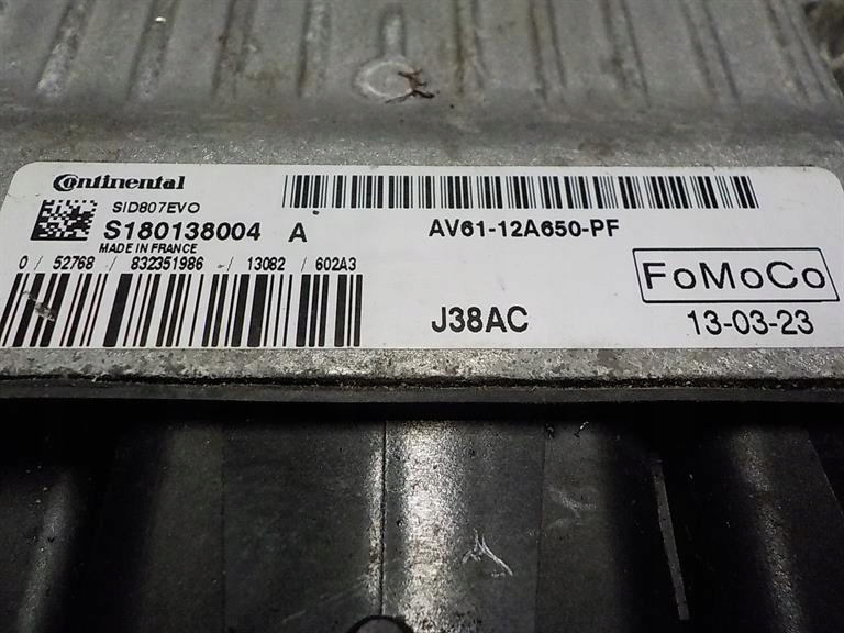 MAZDA Computer Bedienteil S180138004A AV61-12A650-PF