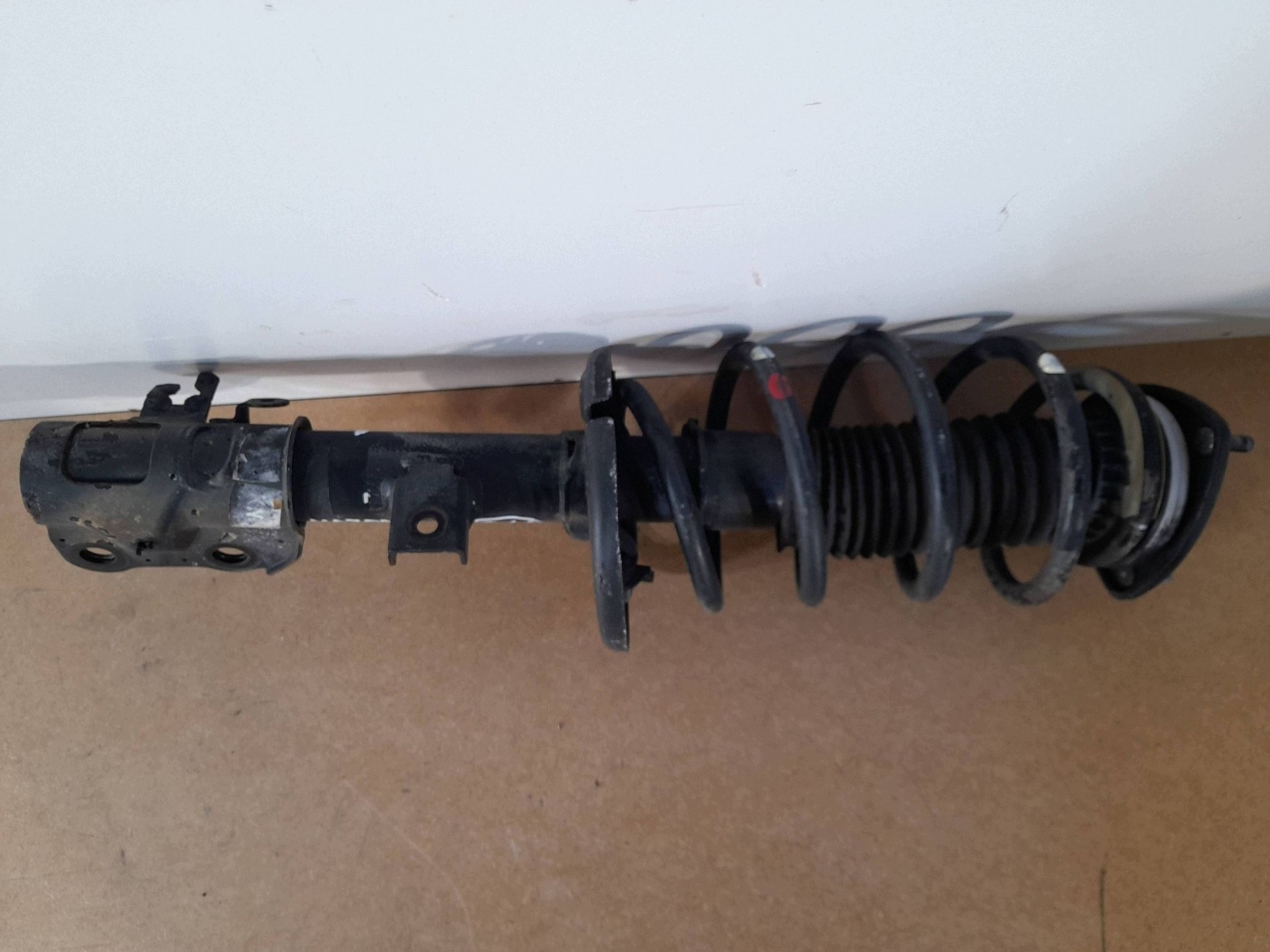 Mazda CX-5 and 2,2D shock absorber front right (F011)