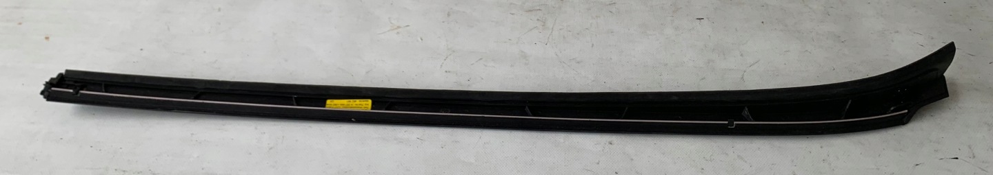 moulding left windows CZOLOWEJ MERCEDES E 207 CABRIO