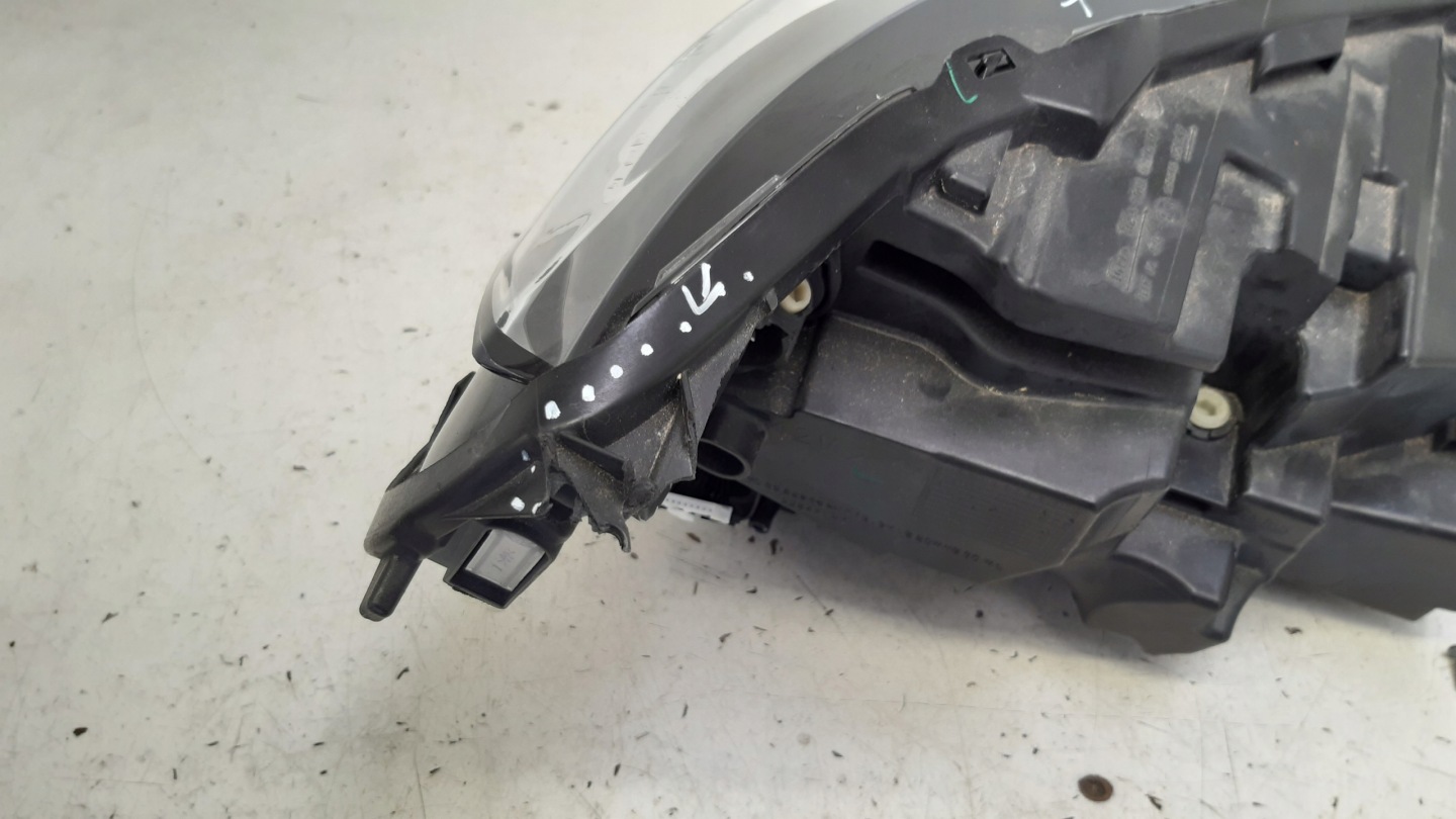 light left front LED Intell lux 9829463580 Opel Corsa F