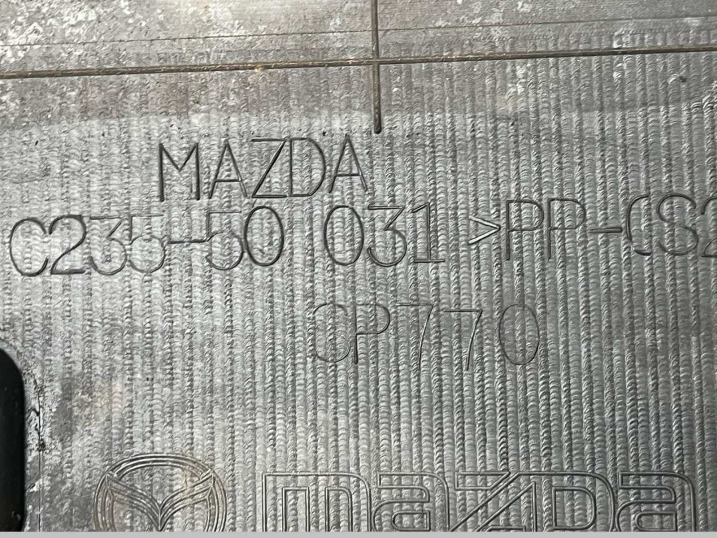 nárazník předek Mazda 5 2007 C235-50031