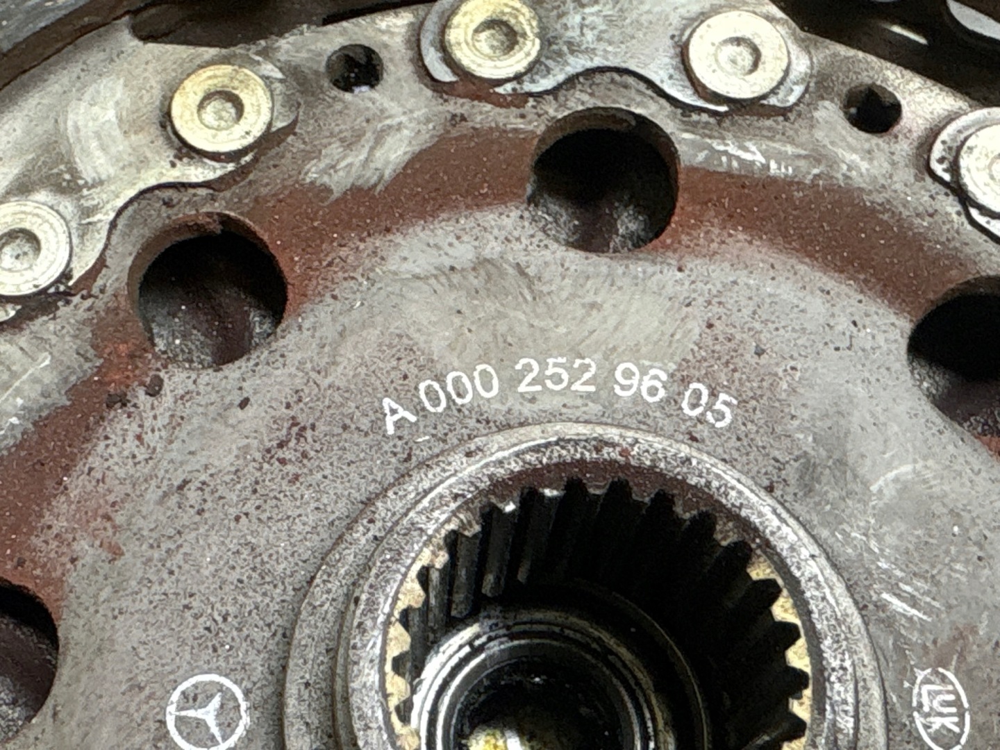 Embrayage Complets MERCEDES W204 A0212508301 1.8 B