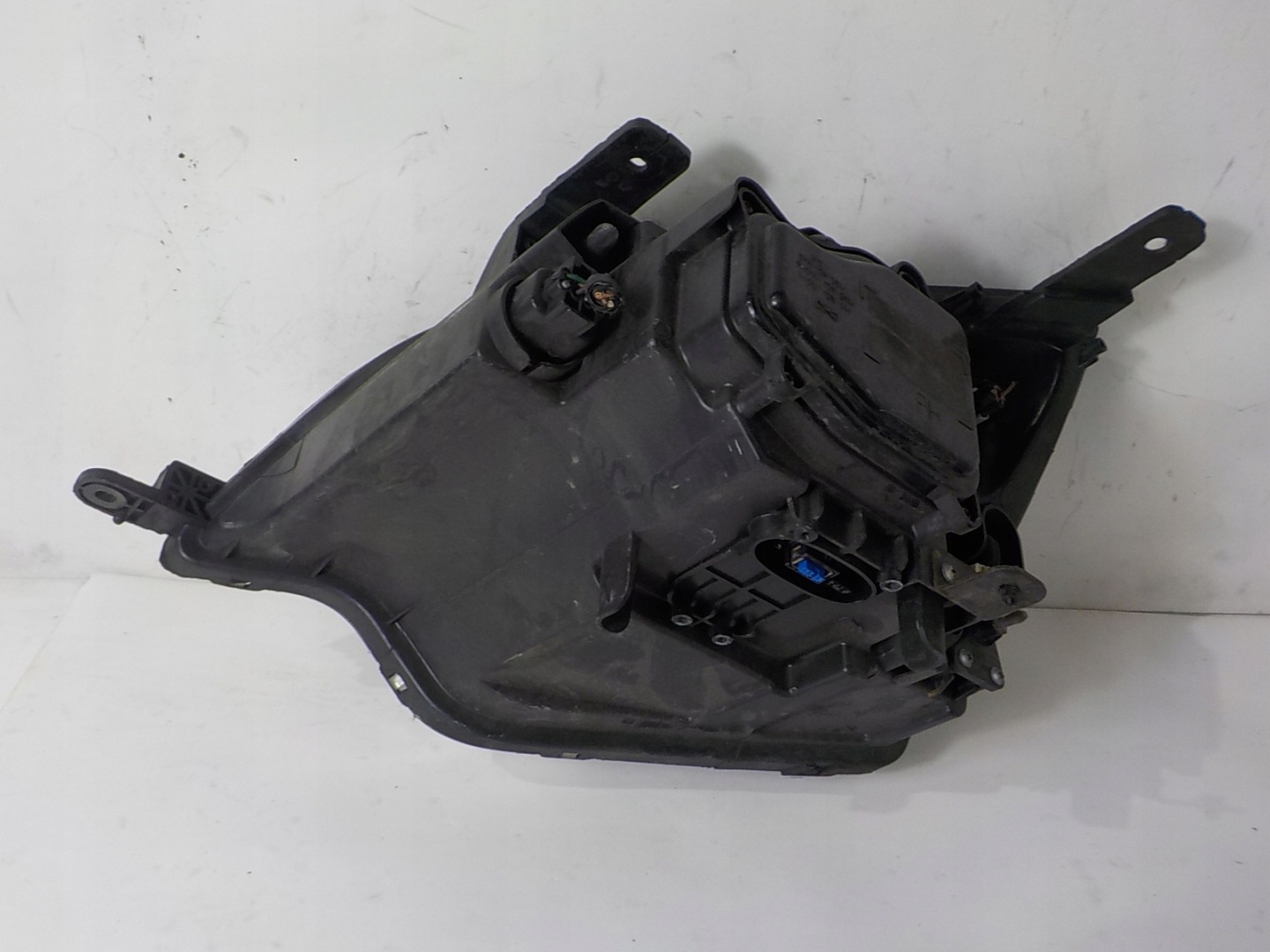 OPEL ANTARA XENON light right front front UK