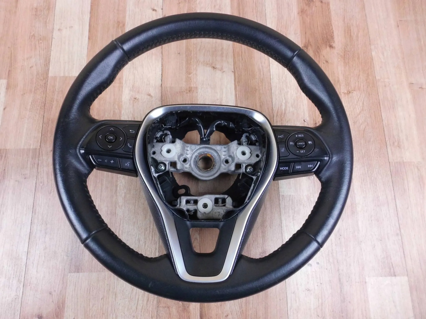 TOYOTA COROLLA E21 2019 LENKRAD 451000Z340
